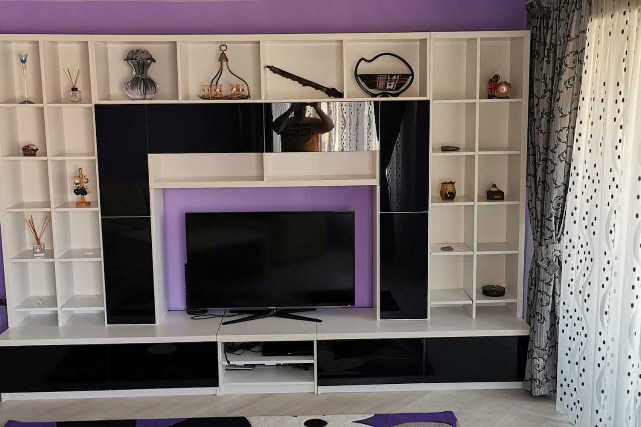 Luxury Apartment With Two Bedrooms And Large Living Room, 100 Square Meters, City Center Oradea Εξωτερικό φωτογραφία